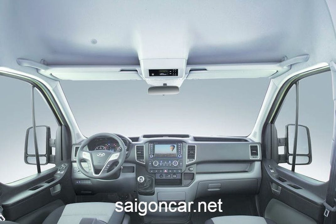 Hyundai Solati 2019 khoang lai